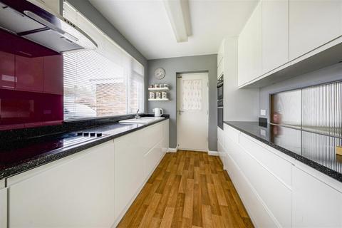 57 Longmead, Windsor, SL4 5PZ