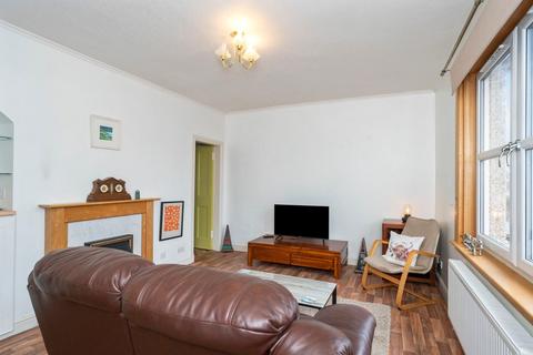 42 Carlops Crescent, Penicuik, EH26 0DN