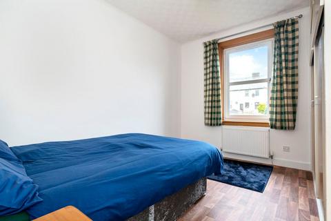 42 Carlops Crescent, Penicuik, EH26 0DN