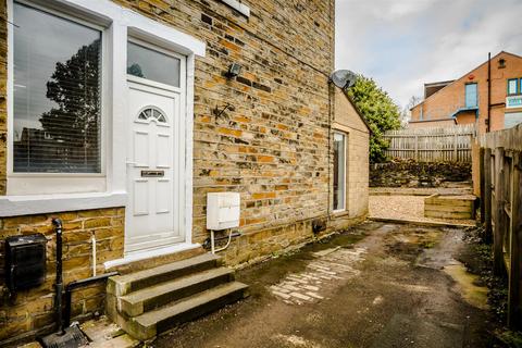 2 bedroom end of terrace house for sale, Lees Buildings, Halifax HX3