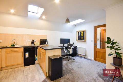 6 Combine Close, Sutton Coldfield, B75 5TP
