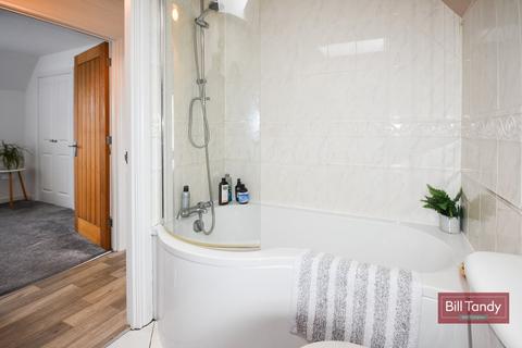 6 Combine Close, Sutton Coldfield, B75 5TP