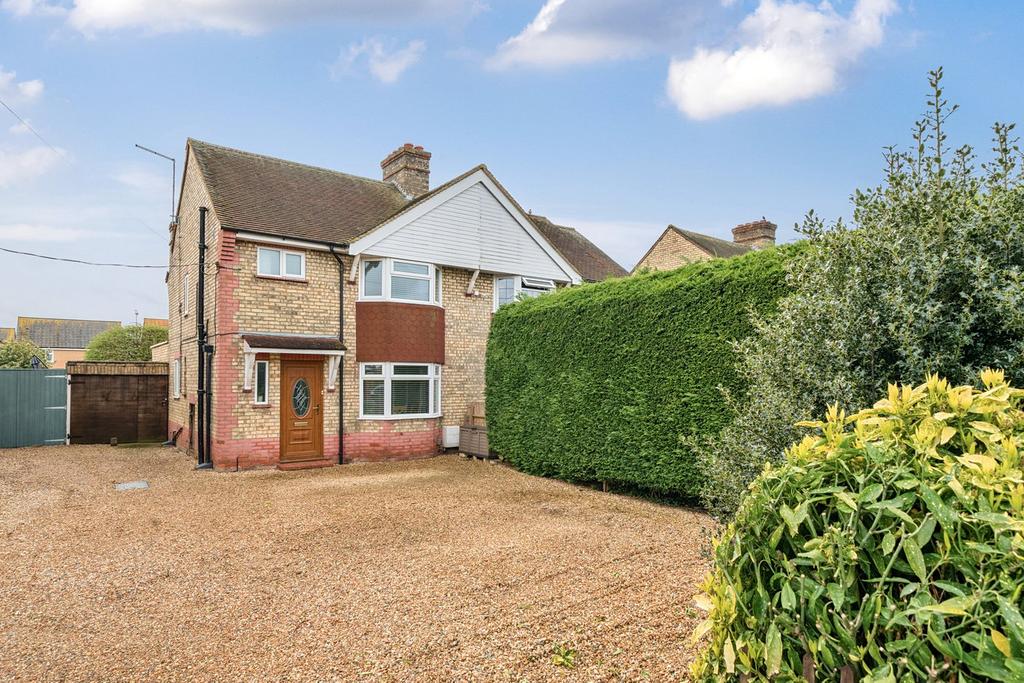 Station Road, Lower Stondon, SG16 3 bed semidetached house for sale