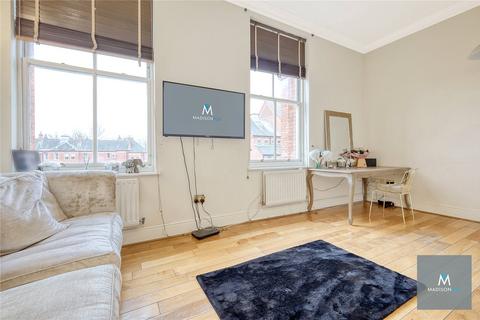 3 bedroom apartment for sale, Richmond Drive, Greater London IG8