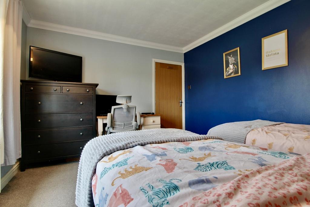 Bedroom 2 - reverse view