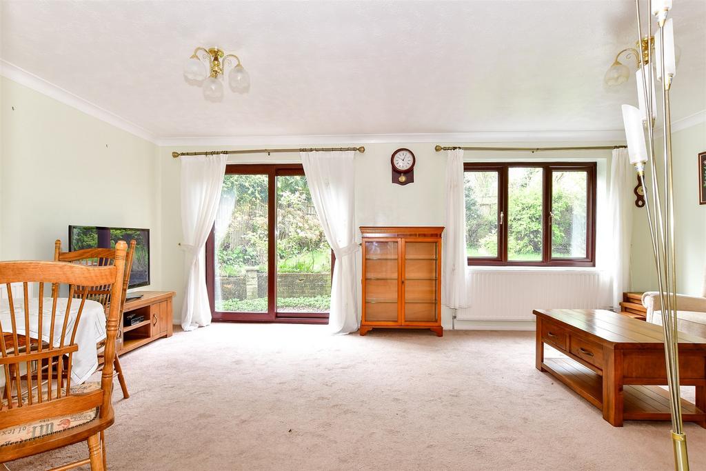 Caernarvon Drive, Maidstone, Kent 3 bed detached house for sale £415,000