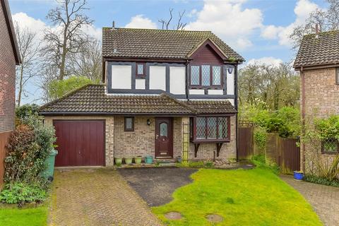 3 bedroom detached house for sale, Caernarvon Drive, Maidstone, Kent