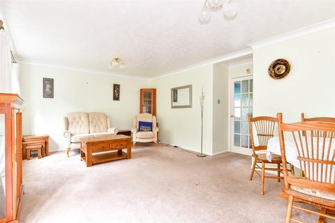 32 Caernarvon Drive, Maidstone, ME15 6FJ
