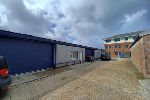 Warehouse to rent, Unit 21 Endeavour Business Park, Crow Arch Lane, Ringwood, BH24 1SF