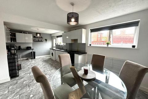 4 bedroom end of terrace house for sale, Lane Corner, South Shields