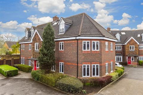 2 bedroom ground floor flat for sale, Rosemead Gardens, Crawley, West Sussex