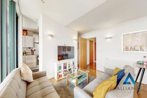 3 bedroom apartment to rent, Neutron Tower, London E14