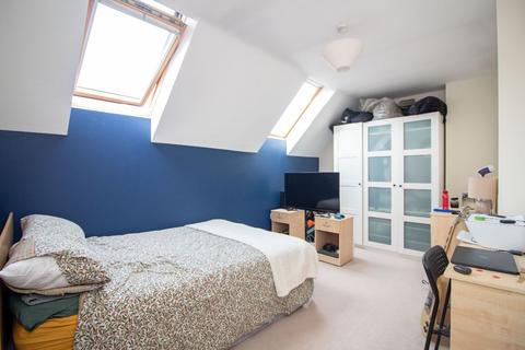 2 bedroom flat for sale, Abbess Way, Waterlooville, PO7 7HJ