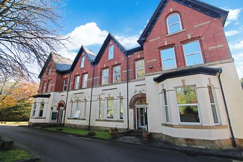 2 bedroom apartment to rent, Neilston Rise, Bolton, BL1