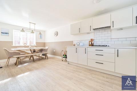 51 Flanders Way, Brackley, NN13 6FX