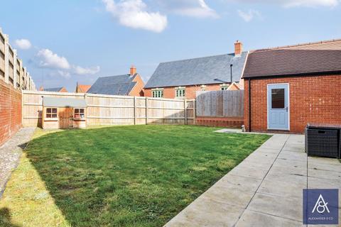 51 Flanders Way, Brackley, NN13 6FX
