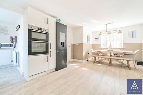 51 Flanders Way, Brackley, NN13 6FX