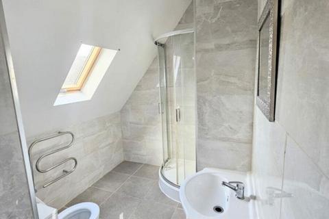 Studio to rent, Upper Bond Street, Hinckley