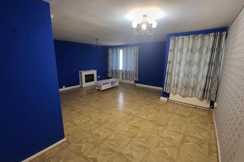 2 bedroom ground floor flat to rent, Chiltern Way, Northampton, Duston, NN5
