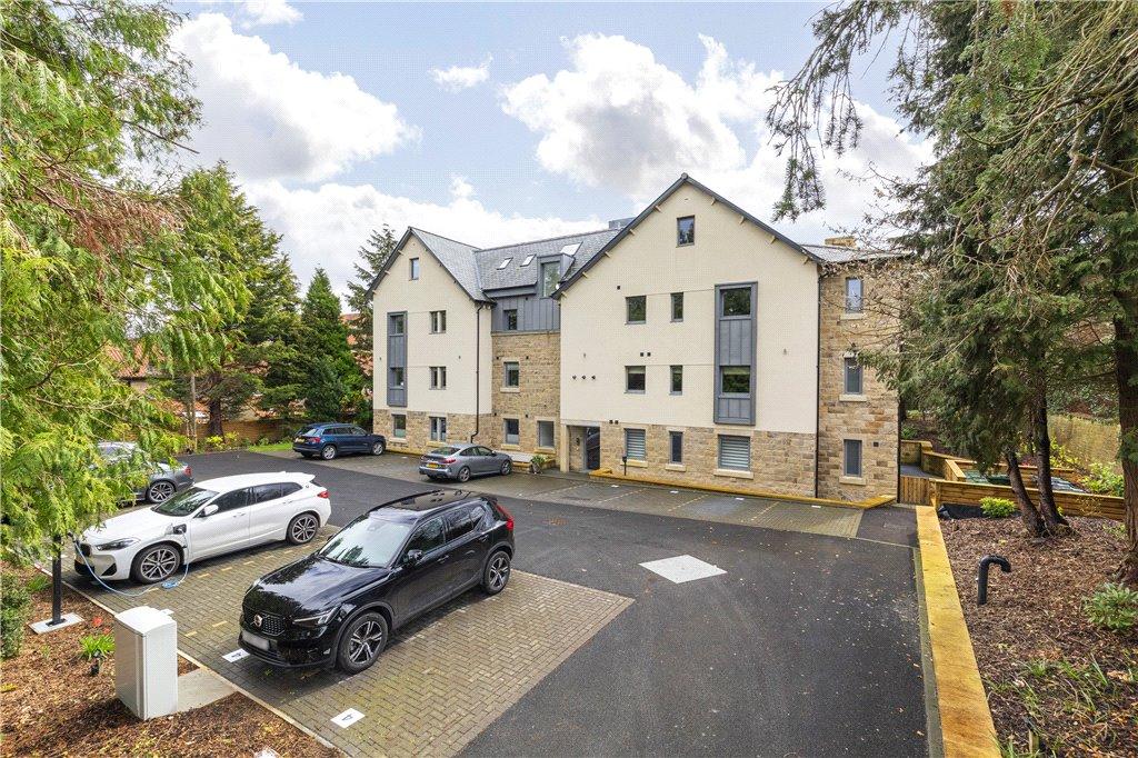 Kings Road, Ilkley, West Yorkshire, LS29 2 bed apartment for sale £645,000