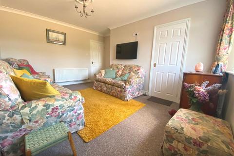 2 Winston Close, Northampton, NN3 6NU