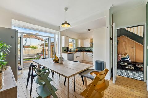 26 Atholl Drive, Giffnock, Glasgow, G46 6QR