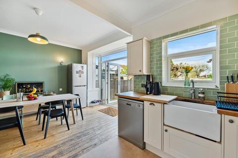 26 Atholl Drive, Giffnock, Glasgow, G46 6QR