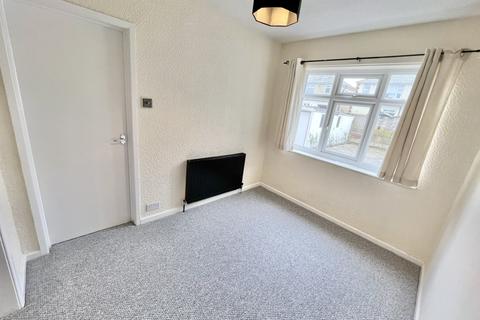 10 Cambridge Road, Thornton-cleveleys, FY5 1EP