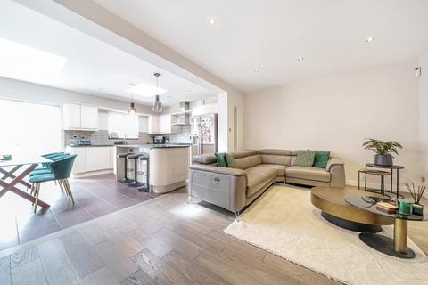 10 Bridge Way, Ickenham, Uxbridge, UB10 8QR