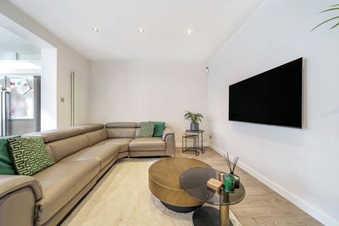 10 Bridge Way, Ickenham, Uxbridge, UB10 8QR