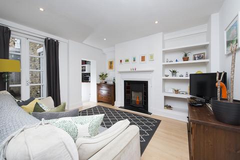 1 bedroom flat for sale, Queen Margarets Grove, London, N1