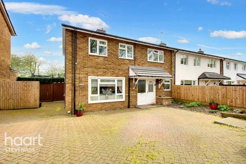 166 Oaks Cross, Stevenage, SG2 8NA