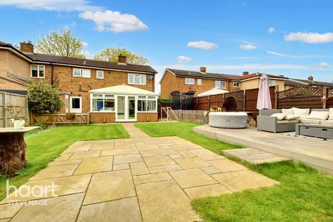 166 Oaks Cross, Stevenage, SG2 8NA