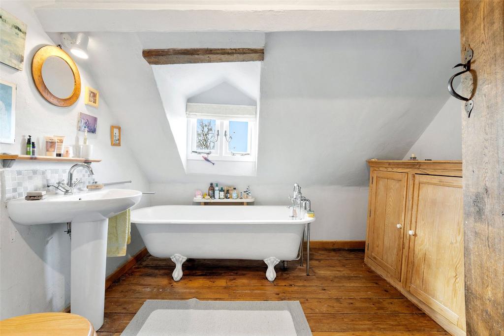 2 Bathrooms