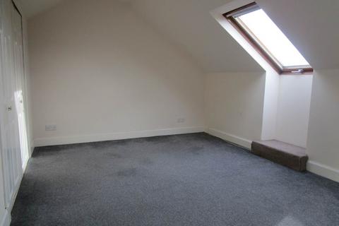 2 bedroom house to rent, 2B Taylors Lane, ,