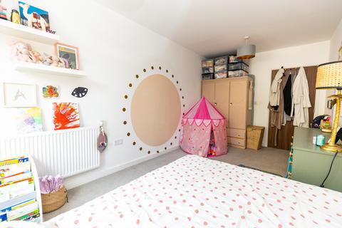 2 bedroom apartment for sale, at Aldenham Court, 1 Brannigan Way, London HA8