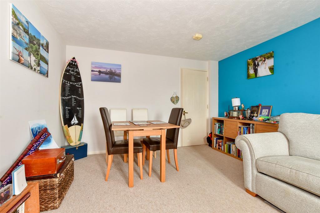 Lounge/ Dining Room