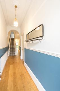 5 bedroom terraced house to rent, Nevis Road, London SW17