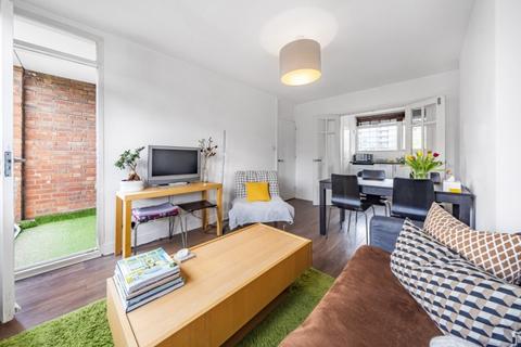 3 bedroom maisonette to rent, Maskelyne Close Battersea SW11