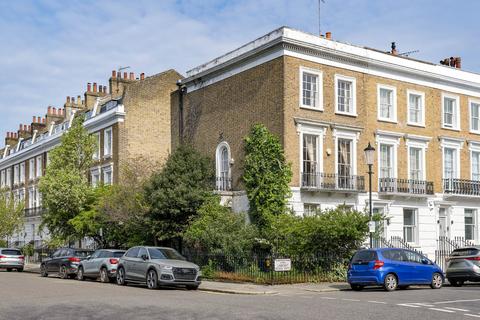 3 bedroom end of terrace house for sale, Lamont Road, Chelsea, London