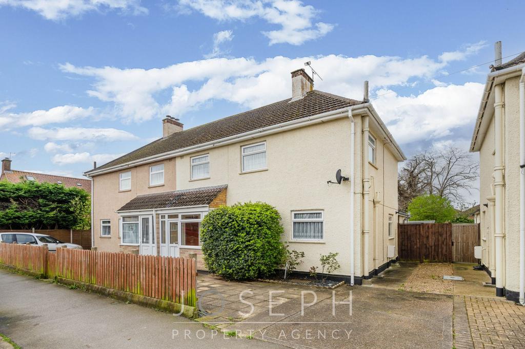 Renfrew Road, Ipswich, IP4 3 bed semidetached house for sale £270,000