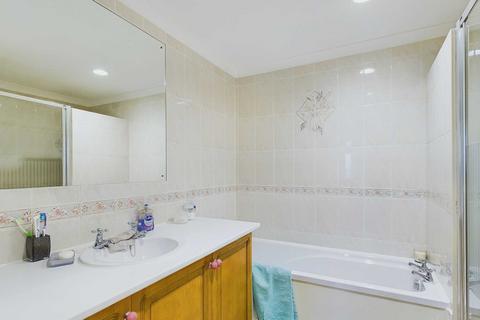129 Broadmead, Callington, PL17 7DE