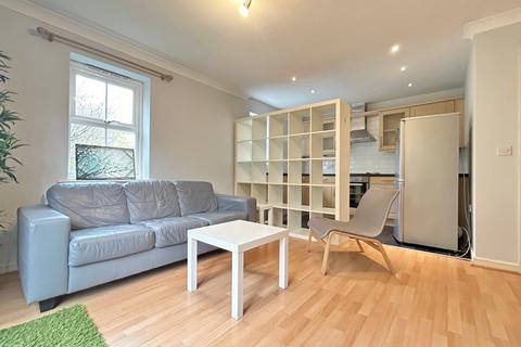 2 bedroom flat to rent, Caraway Court, Meanwood, Leeds, LS6