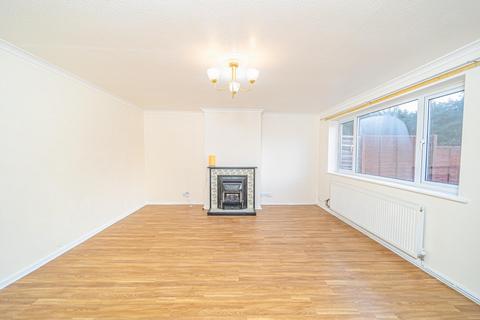 3 bedroom terraced house to rent, Beaulieu Gardens, Camberley GU17