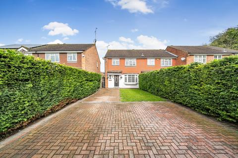 3 bedroom semi-detached house for sale, Glendale, Swanley