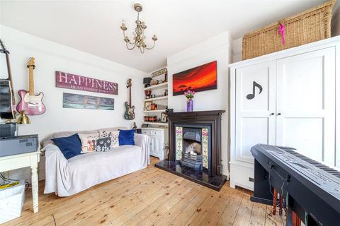 3 bedroom end of terrace house for sale, Bury Avenue, Newport Pagnell, Buckinghamshire, MK16