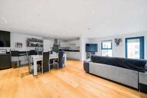 1 bedroom flat for sale, Lockinge House, Kingman Way, Newbury, RG14 7GR