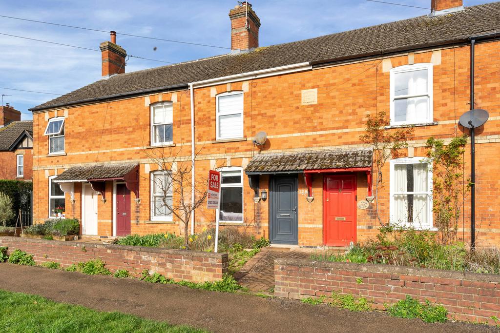 Brooke Road, Oakham 2 bed terraced house for sale £240,000