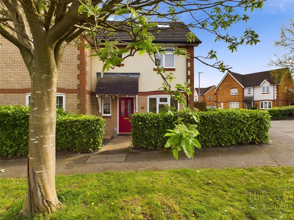 Forest Glade, Langdon Hills, Essex, SS16 3 bed semidetached house for