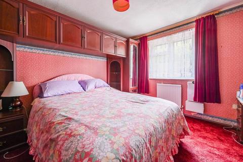 2 bedroom end of terrace house for sale, Bering Walk, Royal Docks, London, E16